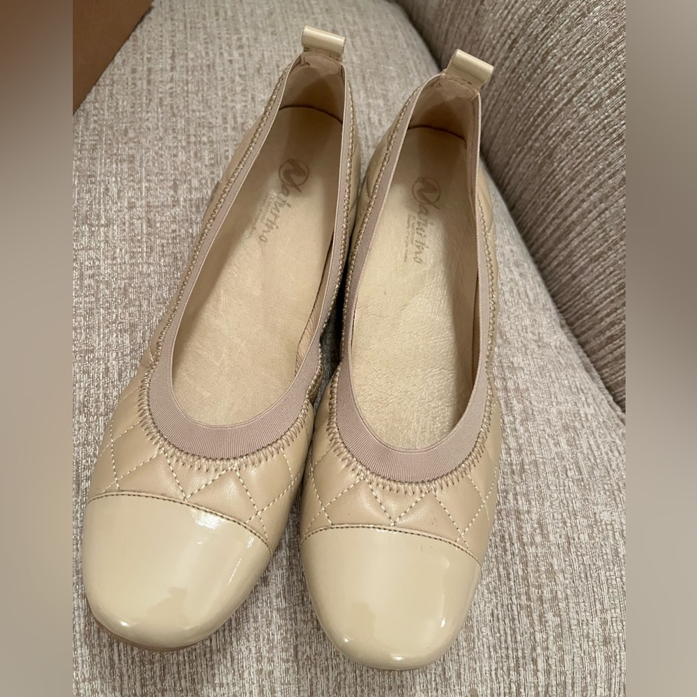 Naturino Italian beige ladies flats NWT in box